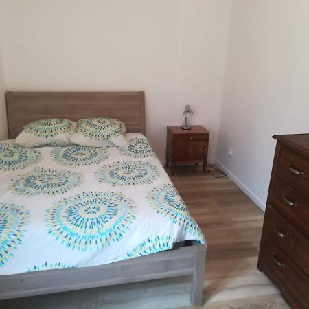 Apartament 3 Pieces Pont De Loire Plein Centre Face Musee Nevers Zewnętrze zdjęcie
